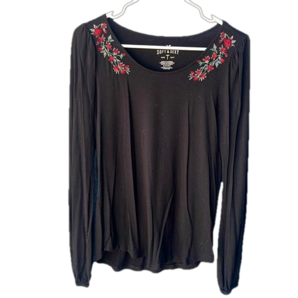 American Eagle Soft and Sexy Long Sleeve Rose  Tee Women’s Black Size Small